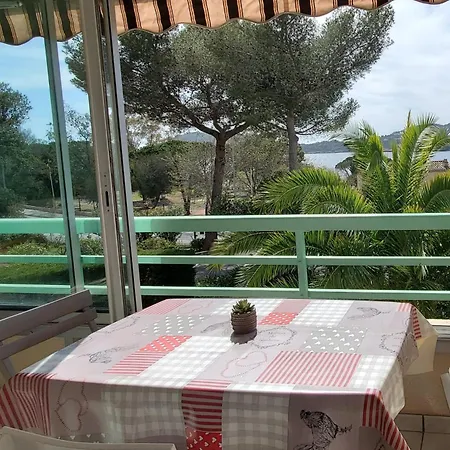 Bright Cocoon With Pool - Facing The Sea Apartmán *