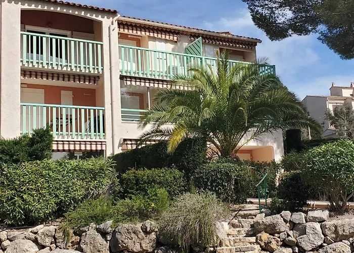 Apartman Bright Cocoon With Pool - Facing The Sea