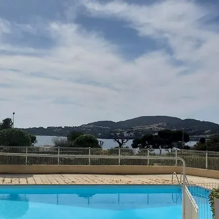 شقة Bright Cocoon With Pool - Facing The Sea Saint-Raphaël