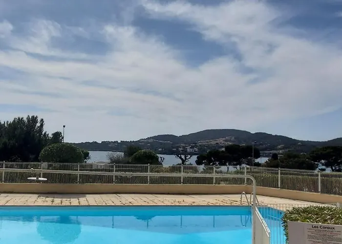 شقة Bright Cocoon With Pool - Facing The Sea Saint-Raphaël